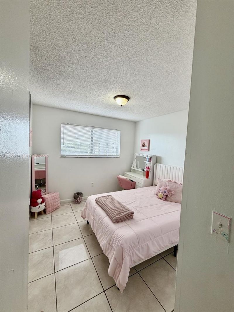 8095 NW 8th St, Unit 402, Miami, FL 33126 Photo