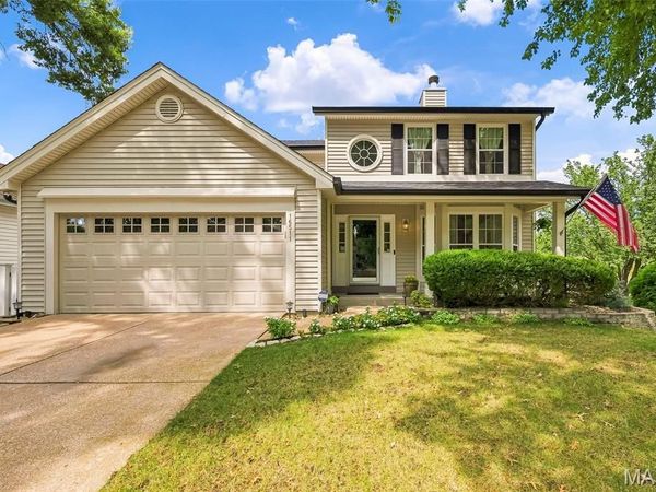 16511 Hunters Crossing Drive, Wildwood, MO 63040