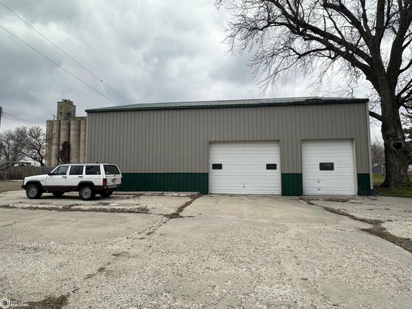 162 2Nd Street, Britt, IA 50423