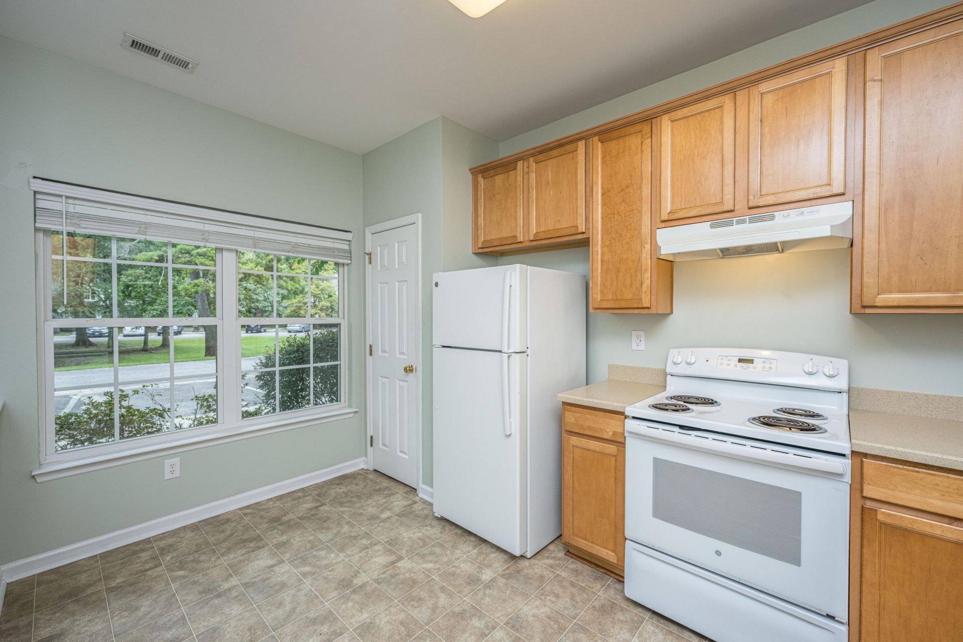 202 Twin Tree Drive Photo 6