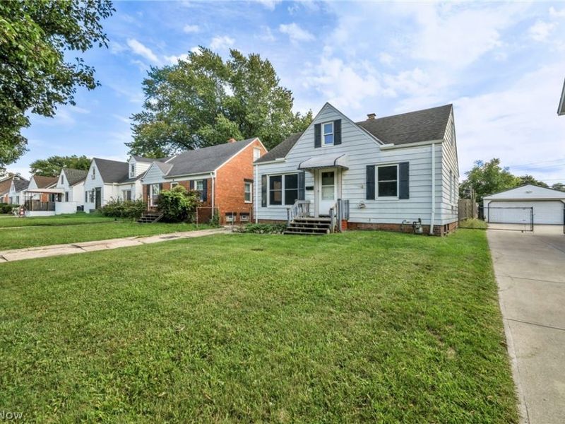 13305 Highlandview Avenue, Cleveland, OH 44135 Photo 3