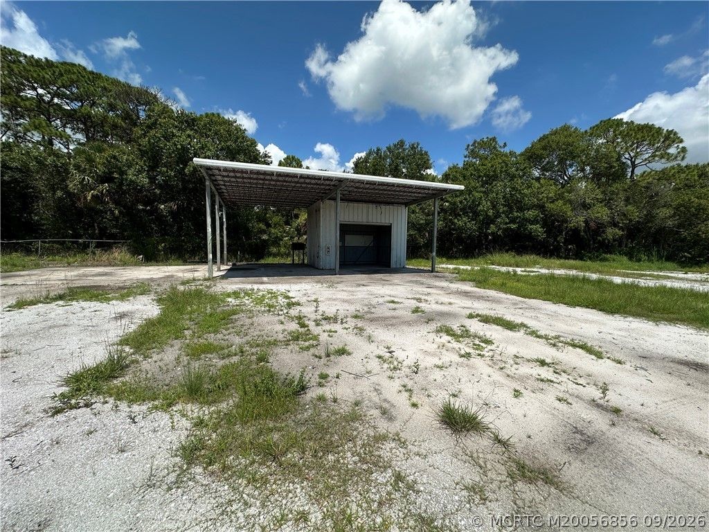 907 Angle Road, Fort Pierce, FL 34947 Photo