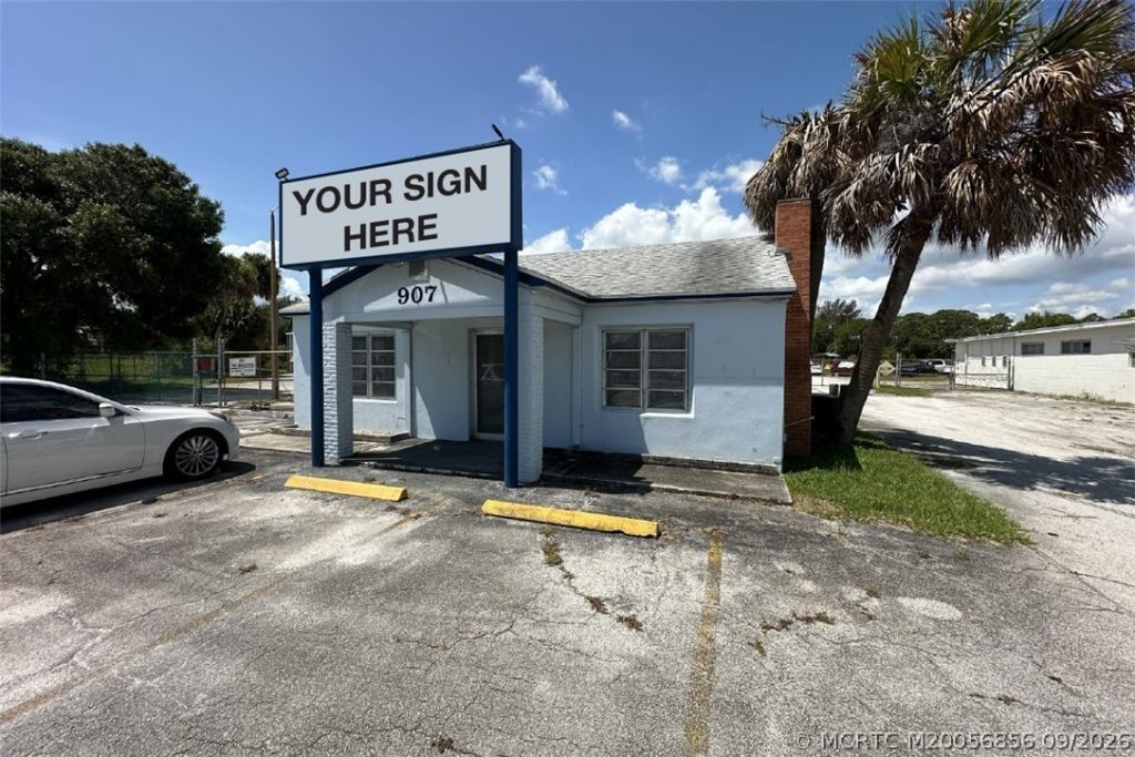 907 Angle Road, Fort Pierce, FL 34947 Photo