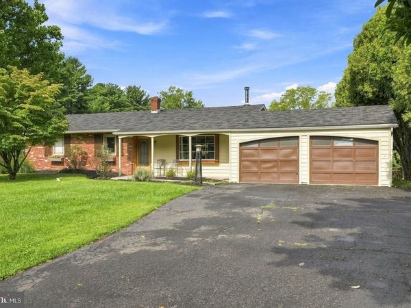272 W SANDY RIDGE ROAD , DOYLESTOWN, PA 18901