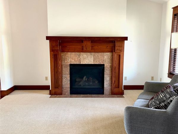 1215 Oakwood Drive , Pella, IA 50219