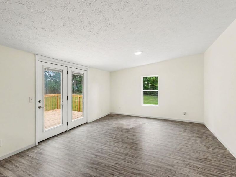 16214 Sams Drive, Sterling Township, OH 45176 Photo 6