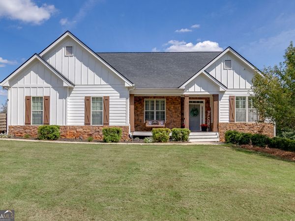 363 Durham Drive, Hoschton, GA 30548