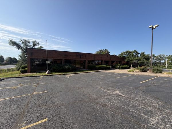 4412 Brady Street , Davenport, IA 52806
