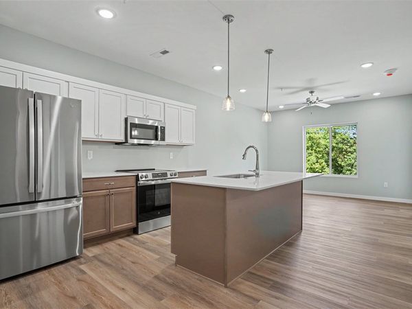 4428 Deer Creek Rd, Unit 204, Iowa City, IA 52246
