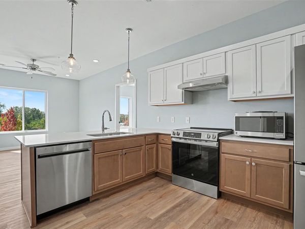 4428 Deer Creek Rd, Unit 203, Iowa City, IA 52246