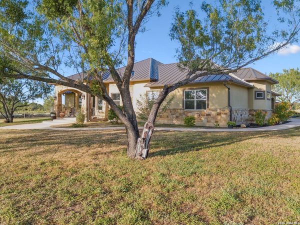 230 Casarez Rd, Pleasanton, TX 78064
