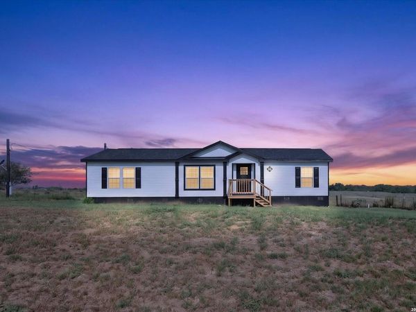 480 Brooks, Poteet, TX 78065