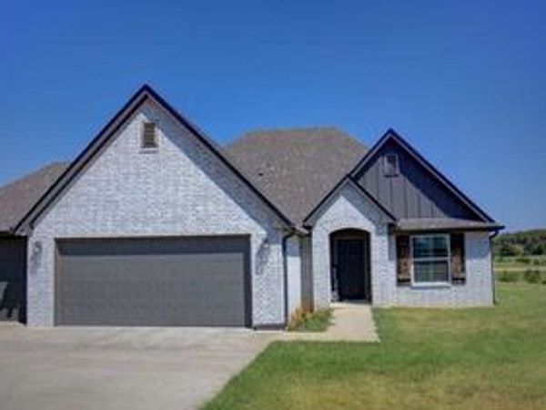 2420 W King Lane , Claremore, OK 74019
