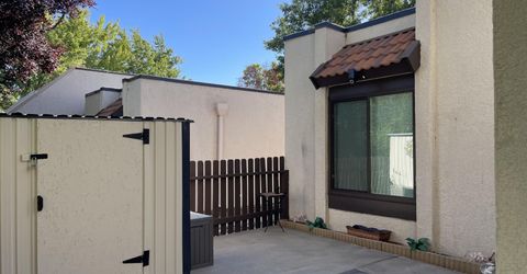 1055 Baywood #d Drive, Sparks, NV 89434 Photo