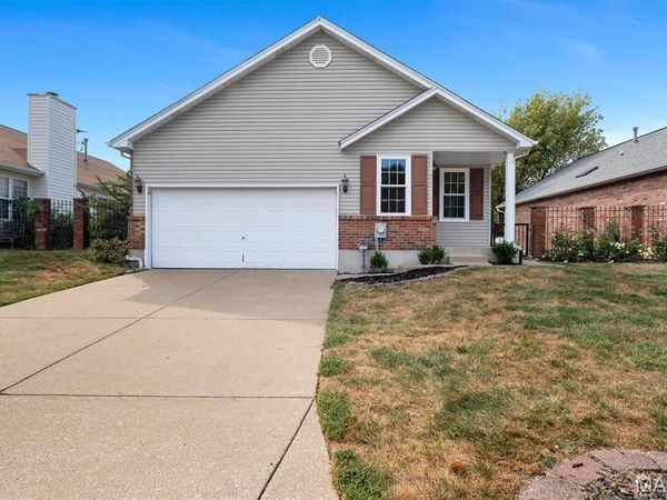 857 Du Pre Court , St Peters, MO 63376