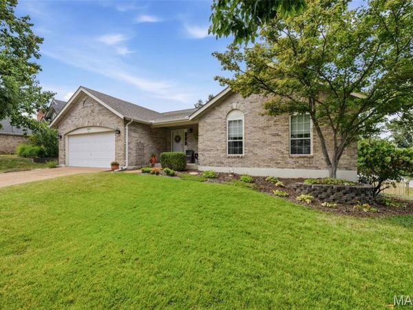 16337 Centerpointe Drive, Grover, MO 63040