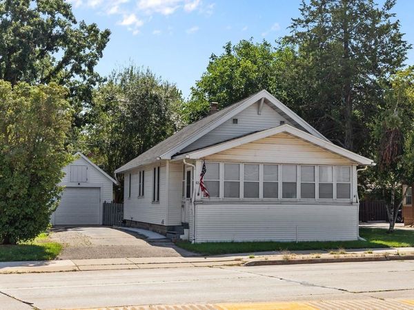613 W WISCONSIN AVENUE, Appleton, WI 54911