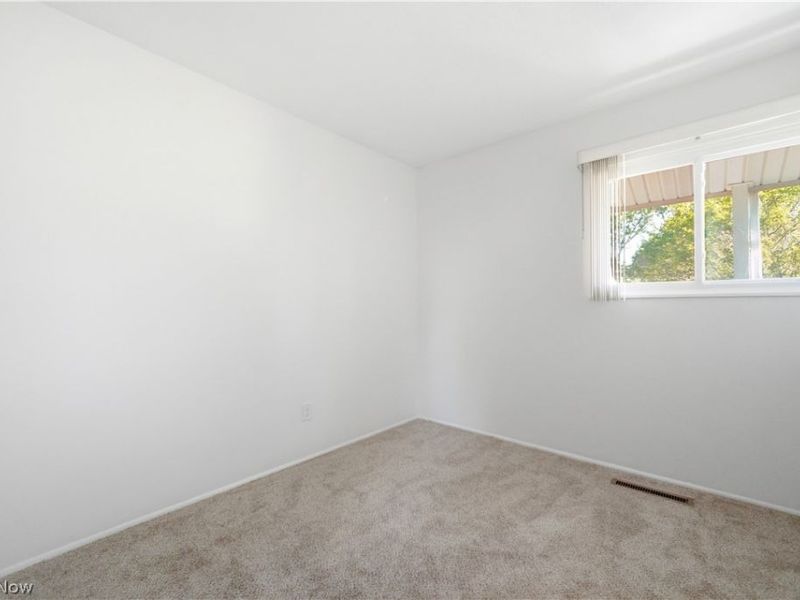 24320 Laing Road, Bedford Heights, OH 44146 Photo 15