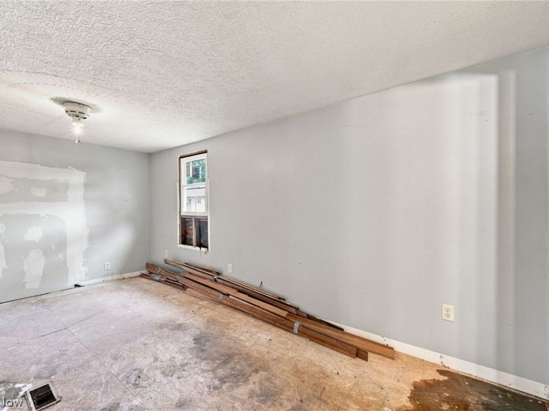 405 Palomino Court, Lagrange, OH 44050 Photo 8