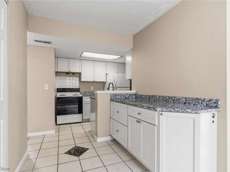 2652 Massillon Road, Akron, OH 44312 Photo 11