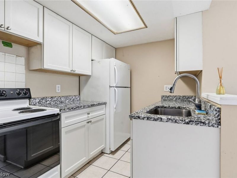 2652 Massillon Road, Akron, OH 44312 Photo 12
