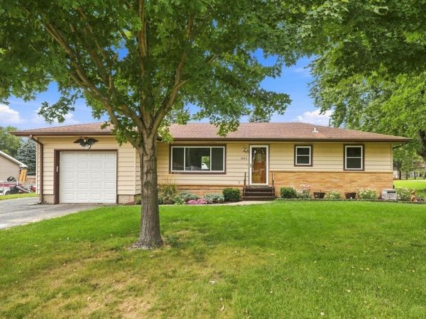 1463 Glynview Trail, Faribault, MN 55021