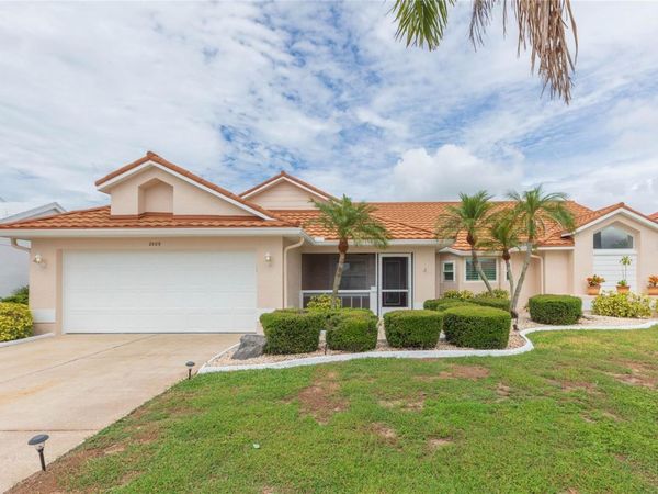 2009 NEW BEDFORD DRIVE , SUN CITY CENTER, FL 33573