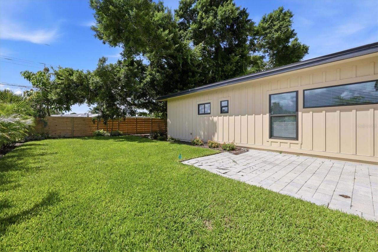 1706 Livingstone Street, Sarasota, FL 34231 Photo