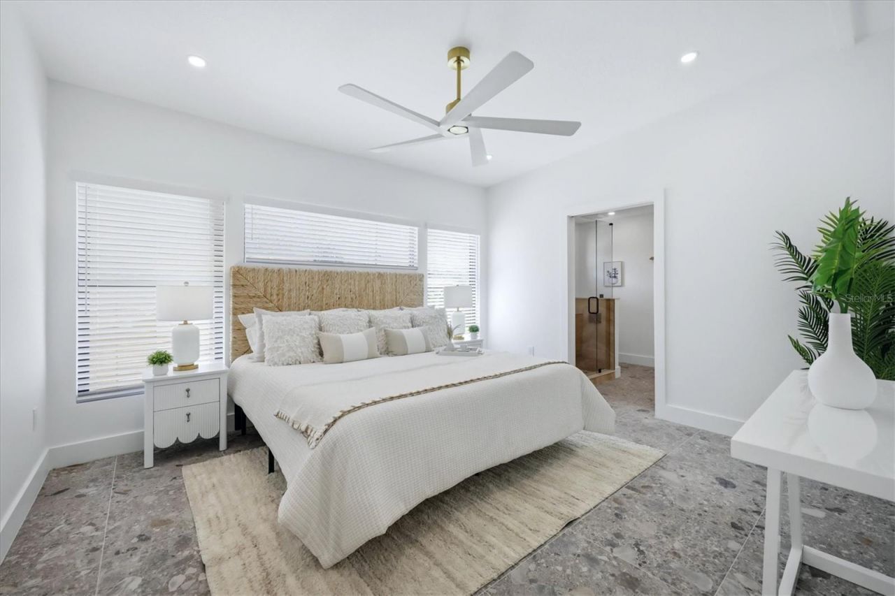 1706 Livingstone Street, Sarasota, FL 34231 Photo