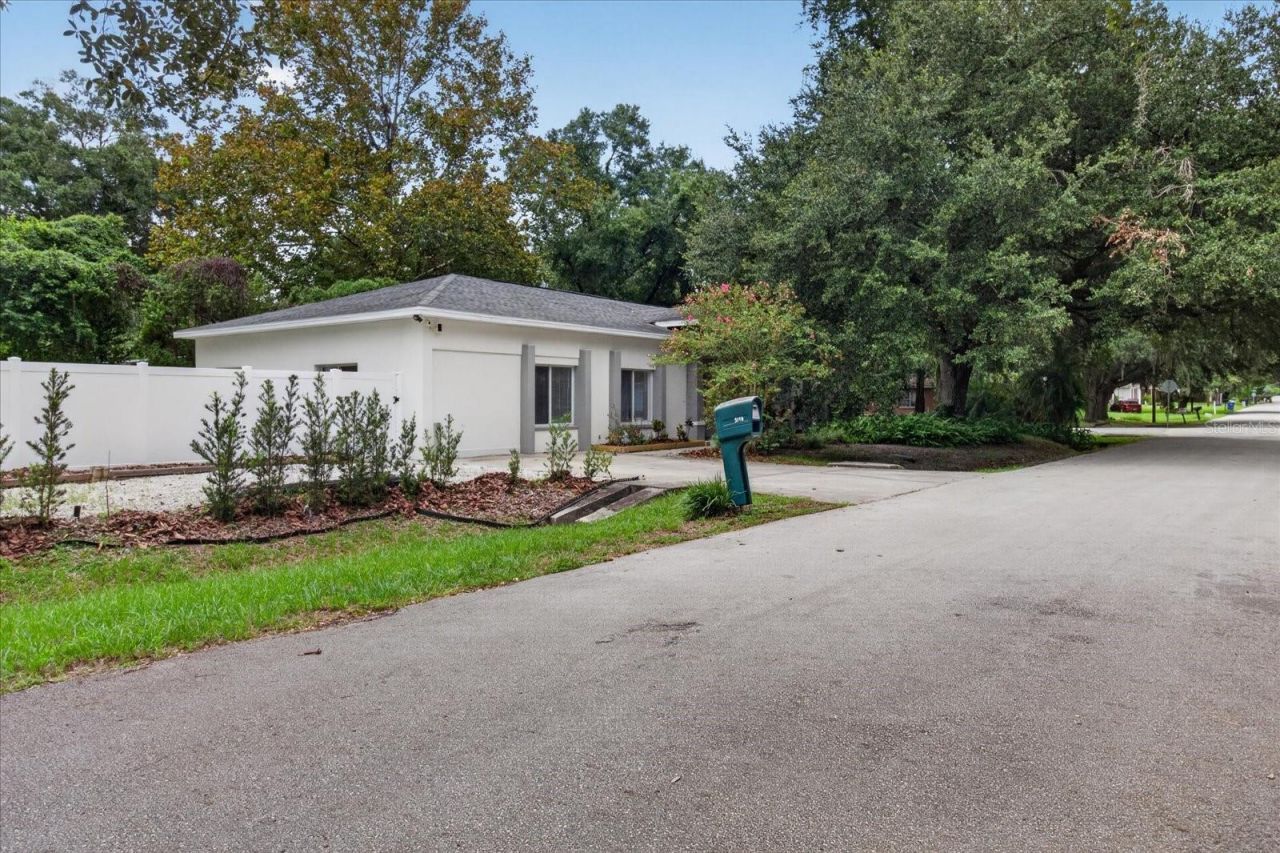 5114 Chilkoot Street, Tampa, FL 33617 Photo