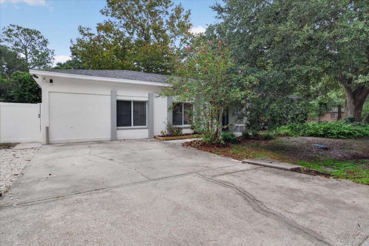 5114 Chilkoot Street, Tampa, FL 33617 Photo