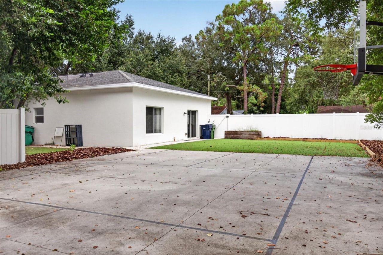 5114 Chilkoot Street, Tampa, FL 33617 Photo