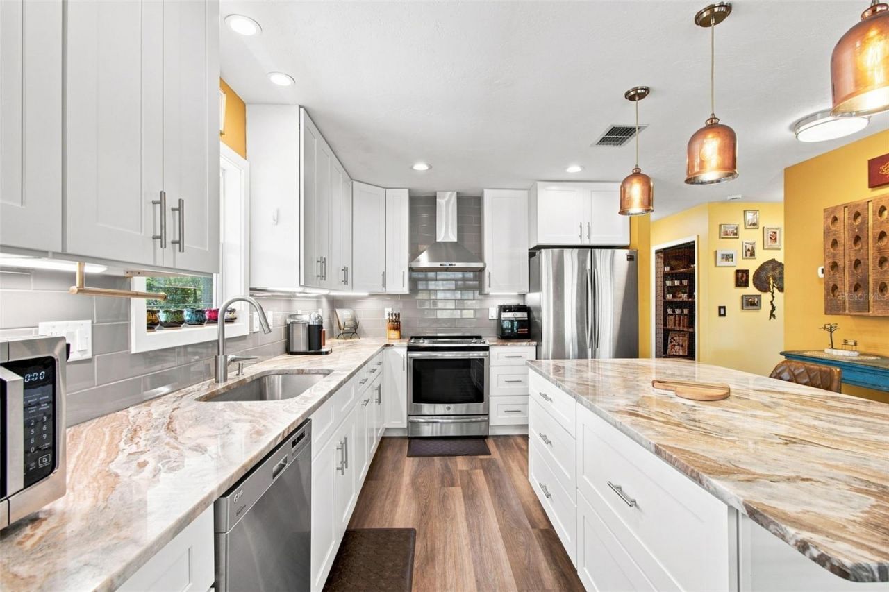 389 Georgia Avenue, Crystal Beach, FL 34681 Photo