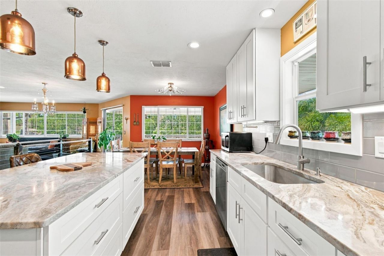 389 Georgia Avenue, Crystal Beach, FL 34681 Photo