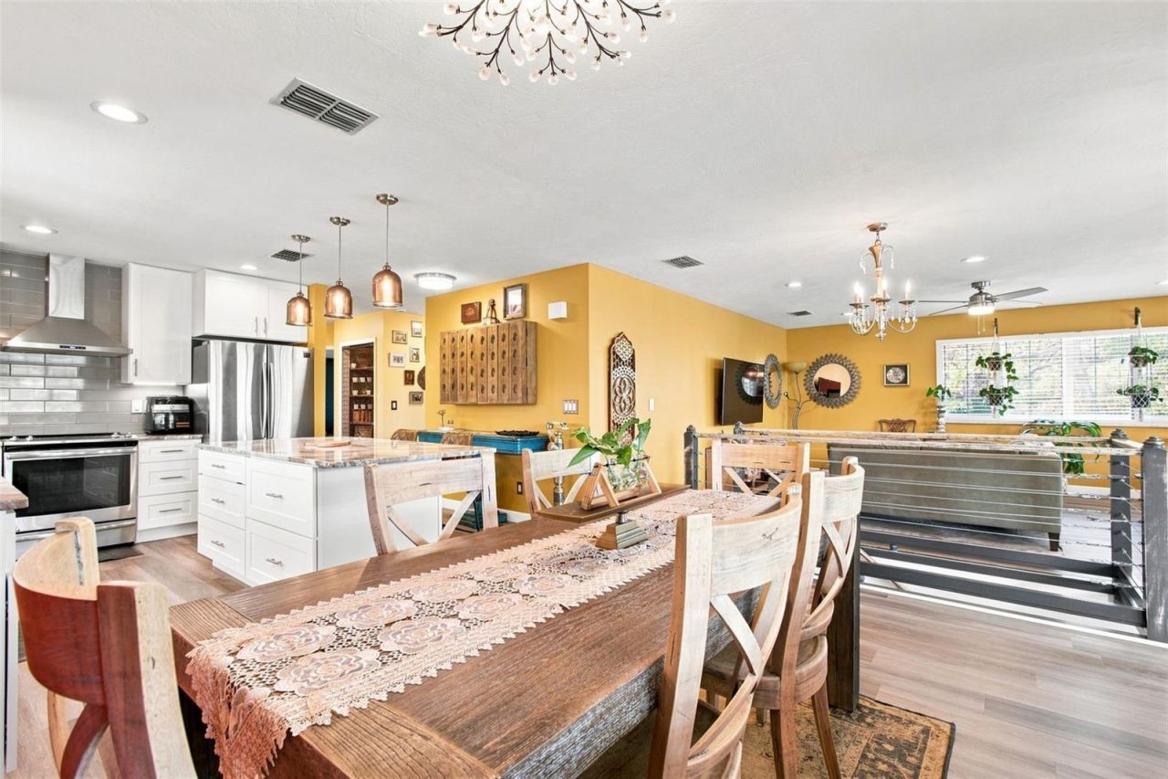 389 Georgia Avenue, Crystal Beach, FL 34681 Photo