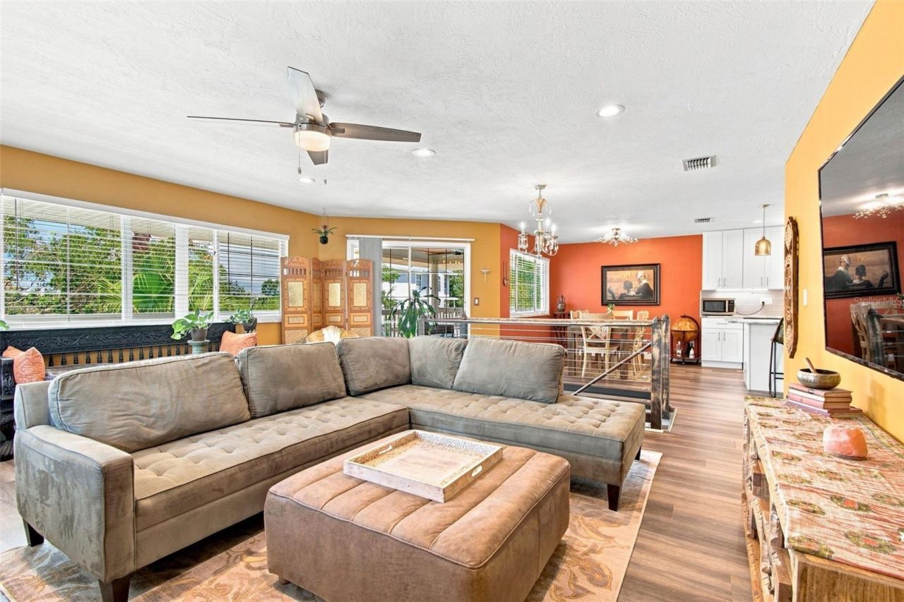 389 Georgia Avenue, Crystal Beach, FL 34681 Photo