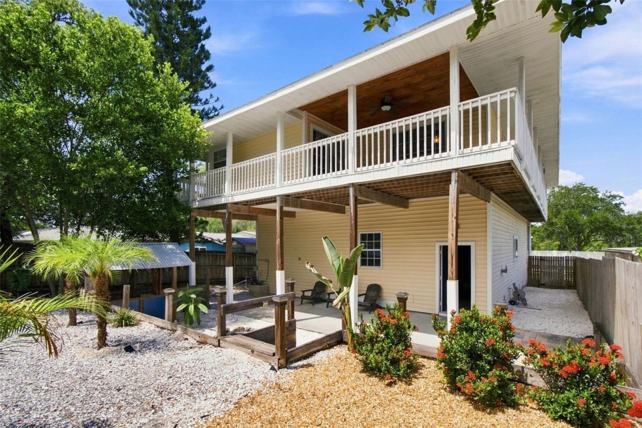 389 Georgia Avenue, Crystal Beach, FL 34681 Photo