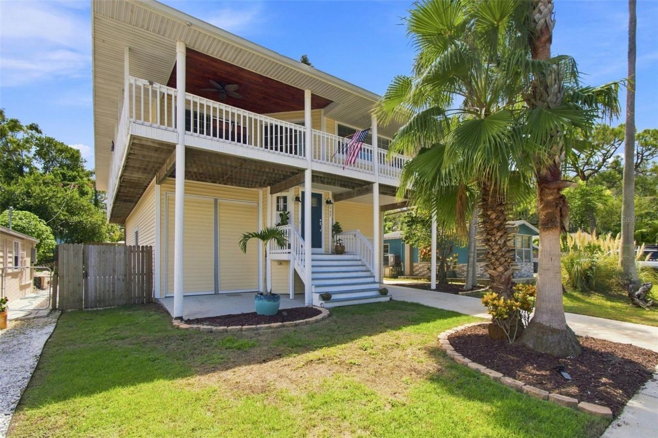 389 Georgia Avenue, Crystal Beach, FL 34681 Photo