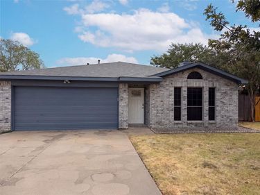 713 Buddy L Drive, Fort Worth, TX 76108