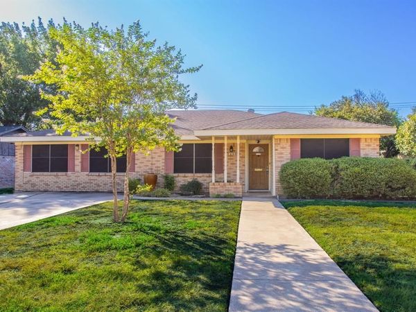 5406 Hawthorne Drive, Waco, TX 76710
