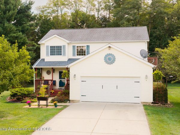 7722 E 5 Point Highway, Eaton Rapids, MI 48827