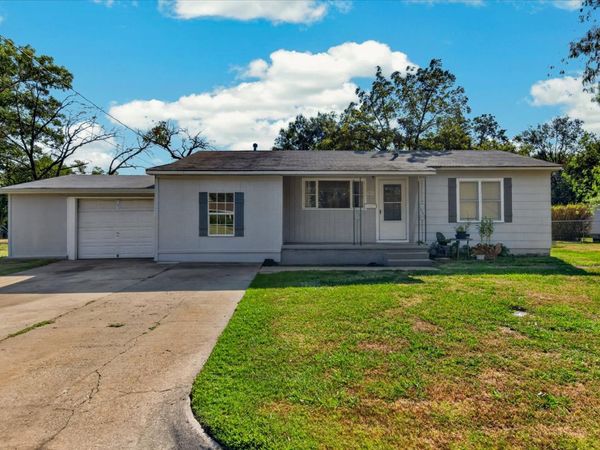 622 N Cherokee Avenue , Dewey, OK 74029