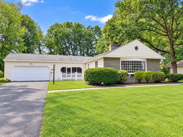 50 Woodside Dr, Longmeadow, MA 01106