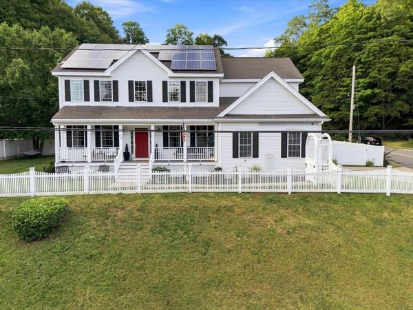 24 Monroe St, Amesbury, MA 01913
