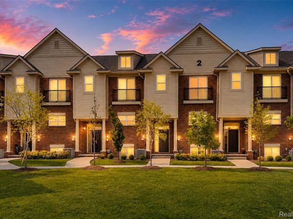 41626 Orianna Lane , Novi, Mi 48375