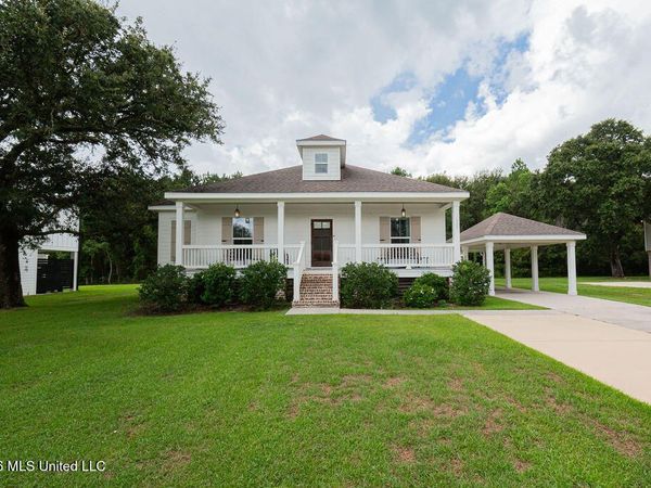 121 Mollere Drive, Waveland, MS 39576