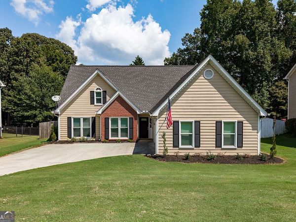 5685 Sugar Crossing Dr., Sugar Hill, GA 30518