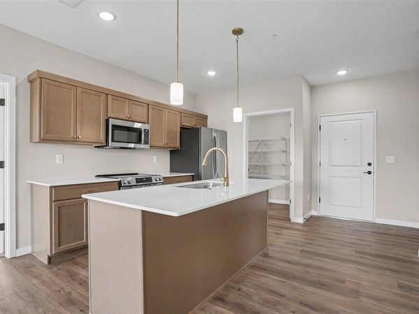 4428 Deer Creek Rd, Unit 201, Iowa City, IA 52246