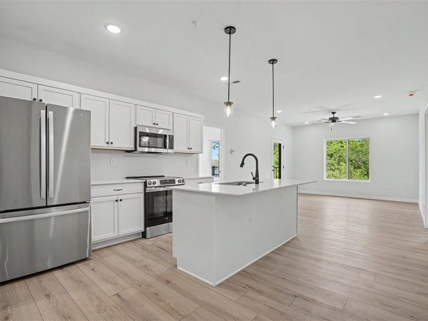 4428 Deer Creek Rd, Unit 202, Iowa City, IA 52246