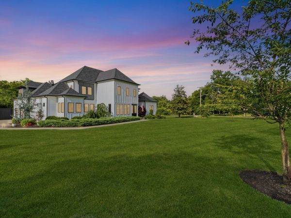 848 W Hillwood Dr, Nashville, TN 37205